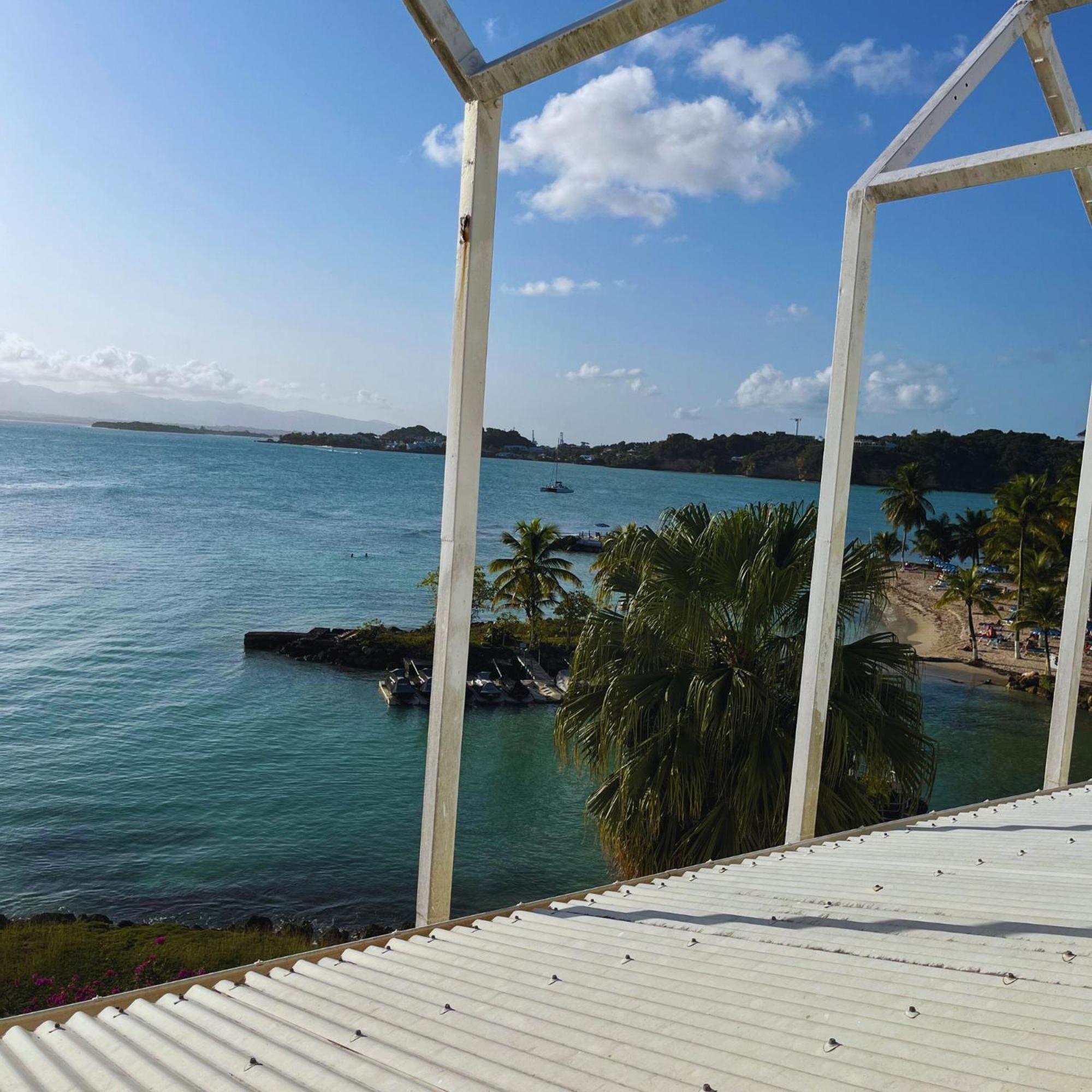 Appartement Les Yuccas, Vue Sur La Mer Et Les Montagnes Le Gosier  Exterior photo