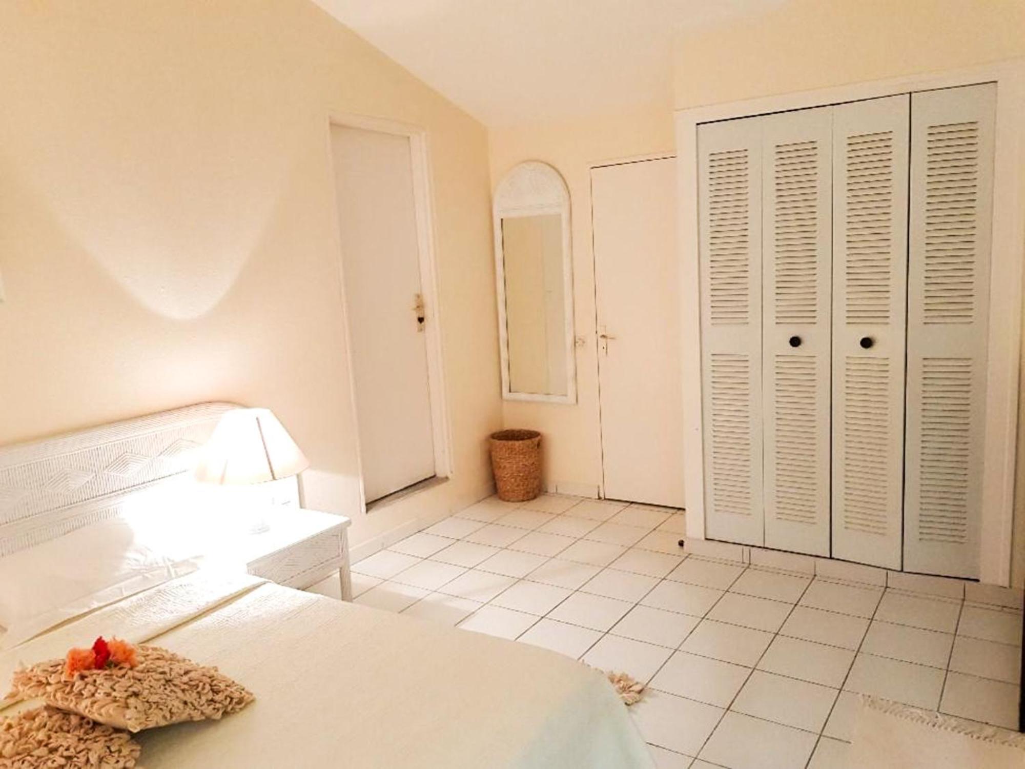 Appartement Les Yuccas, Vue Sur La Mer Et Les Montagnes Le Gosier  Exterior photo