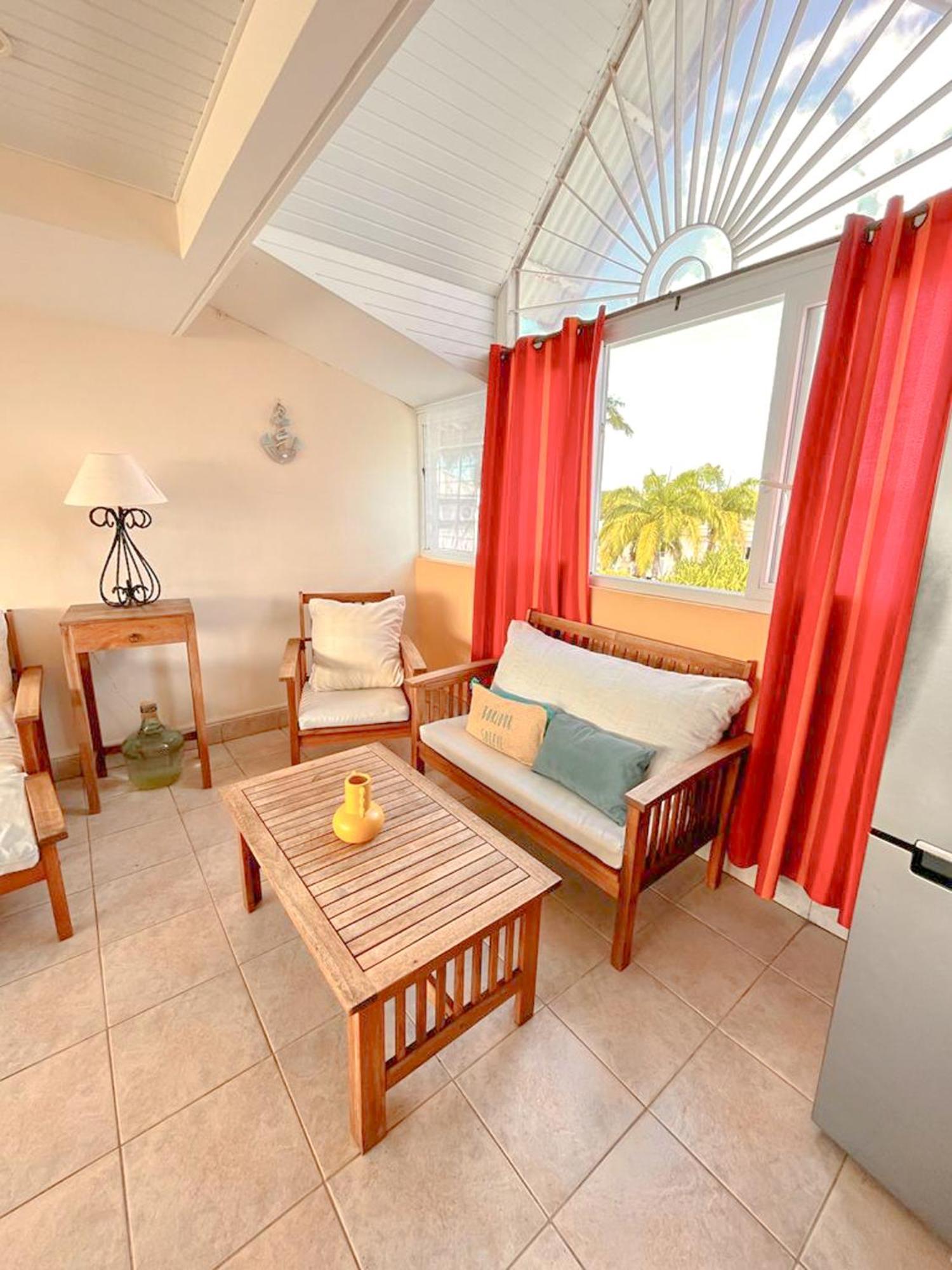 Appartement Les Yuccas, Vue Sur La Mer Et Les Montagnes Le Gosier  Exterior photo