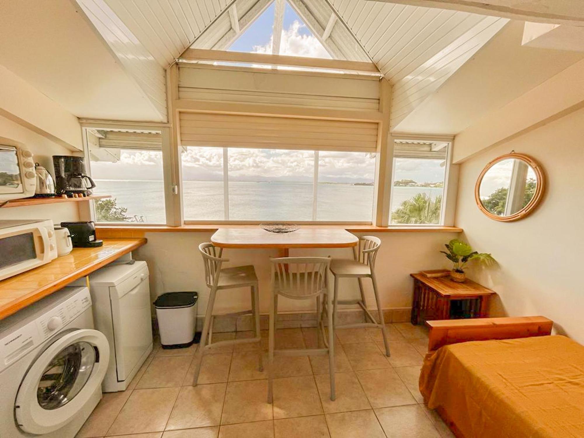 Appartement Les Yuccas, Vue Sur La Mer Et Les Montagnes Le Gosier  Exterior photo