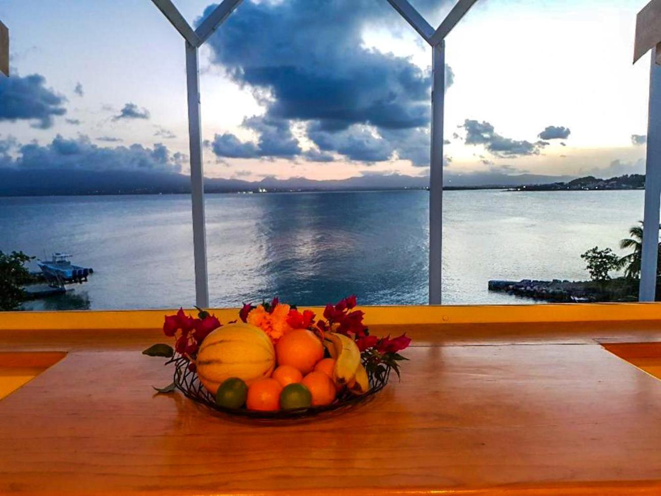 Appartement Les Yuccas, Vue Sur La Mer Et Les Montagnes Le Gosier  Exterior photo