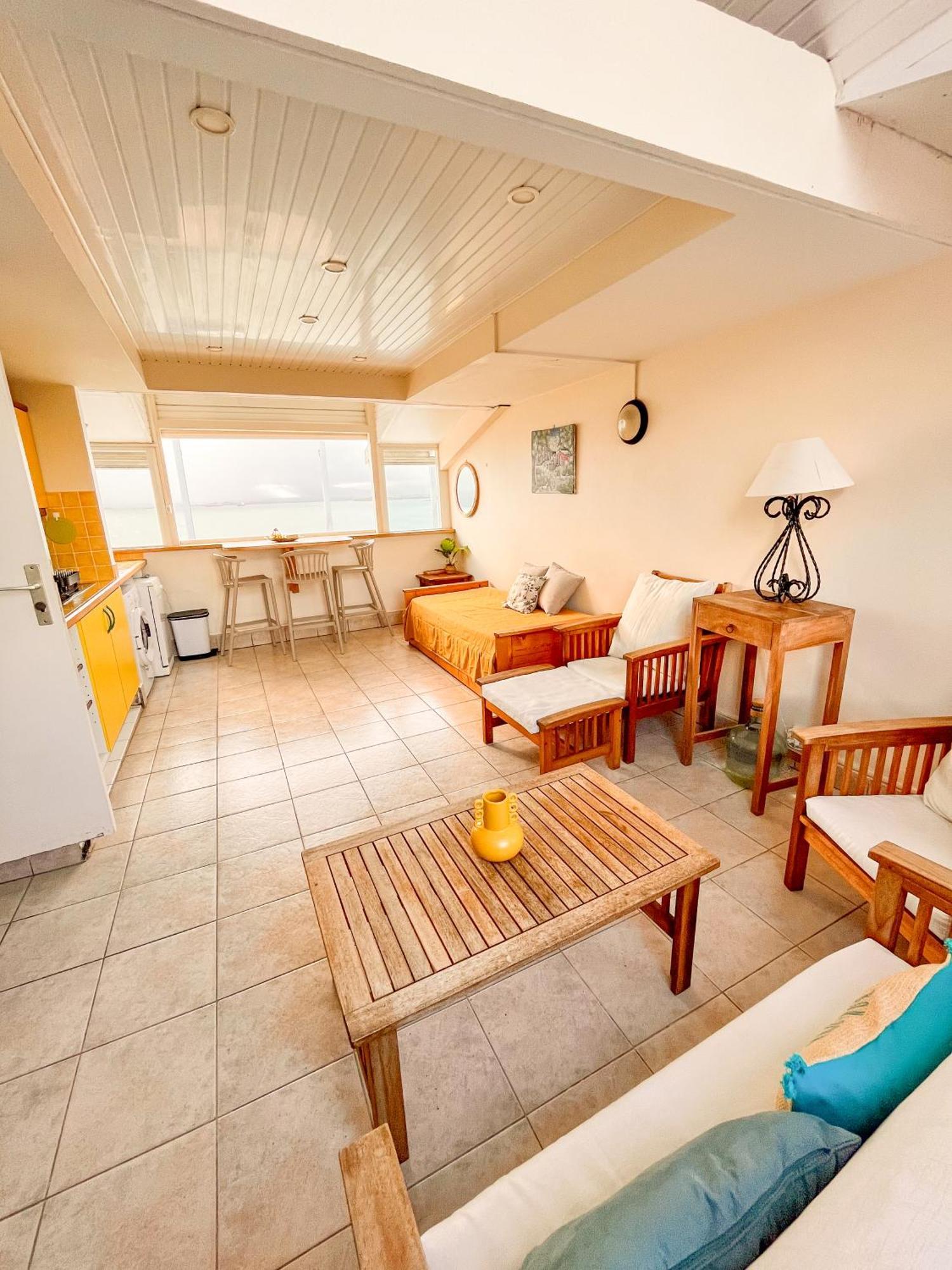 Appartement Les Yuccas, Vue Sur La Mer Et Les Montagnes Le Gosier  Exterior photo